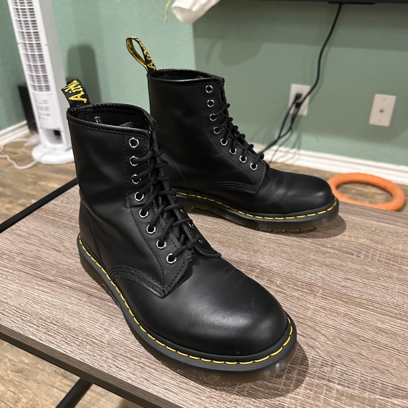 Docs Dr. Martens 1460 (11822) Nappa Leather Lace Up Boots Mens Size 8 - Picture 1 of 9